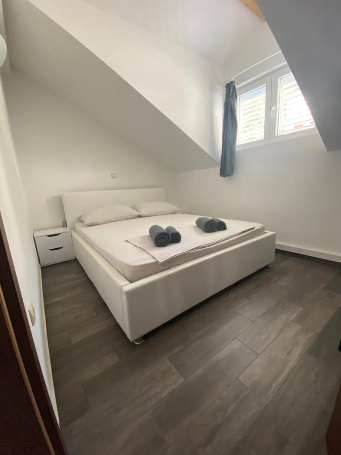 Guesthouse Ruza Sobra Apartments In The Attic Of The House Экстерьер фото